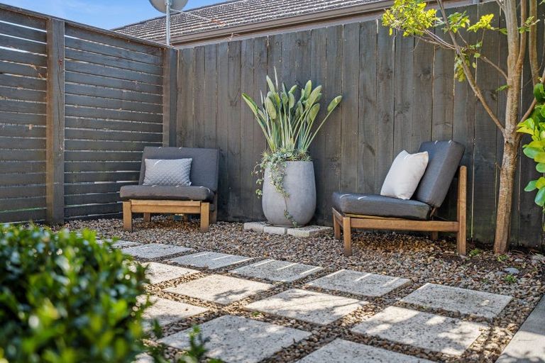 Photo of property in 33 Rainey Crescent, Papamoa Beach, Papamoa, 3118