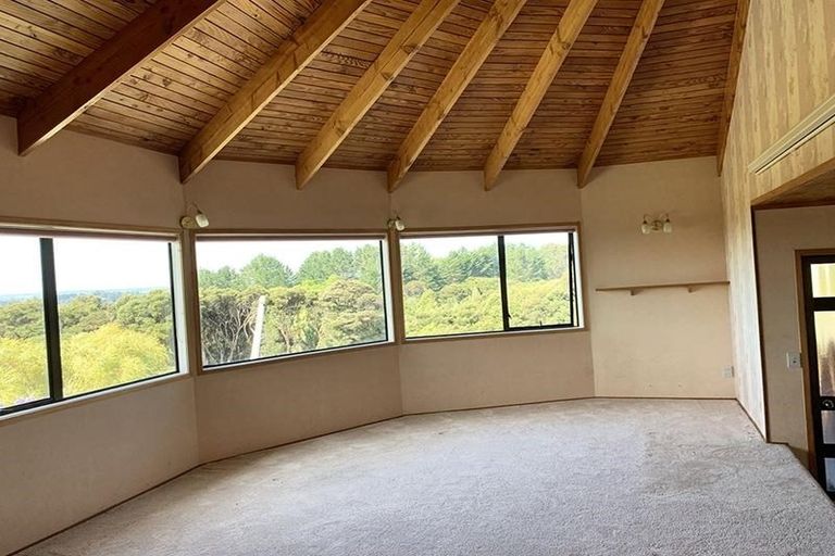 Photo of property in 15 Te Henga Road, Waitakere, Henderson, 0781