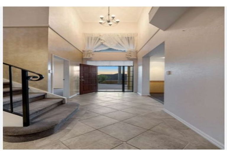 Photo of property in 17 Gilford Place, East Tamaki Heights, Auckland, 2016