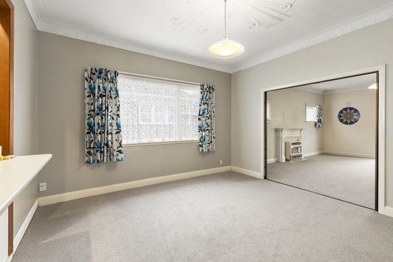 Photo of property in 37 Glamis Avenue, Strathmore Park, Wellington, 6022