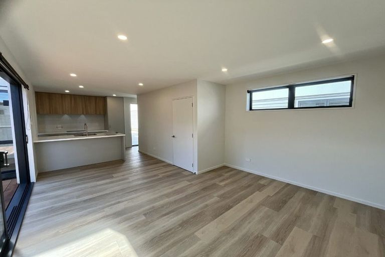 Photo of property in 2/10 Surrey Street, Linwood, Christchurch, 8062