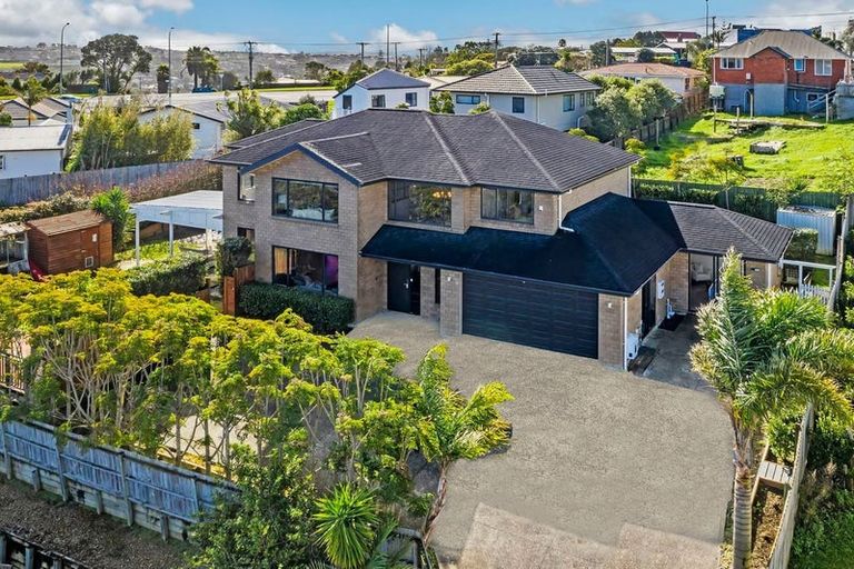 Photo of property in 33 Kilkelly Avenue, Pinehill, Auckland, 0632