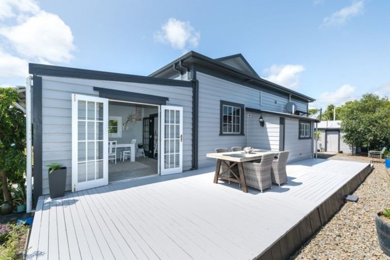 Photo of property in 1 Tamar Street, Rongotea, 4476