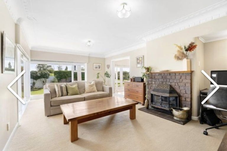 Photo of property in 33 Covil Avenue, Te Atatu South, Auckland, 0610