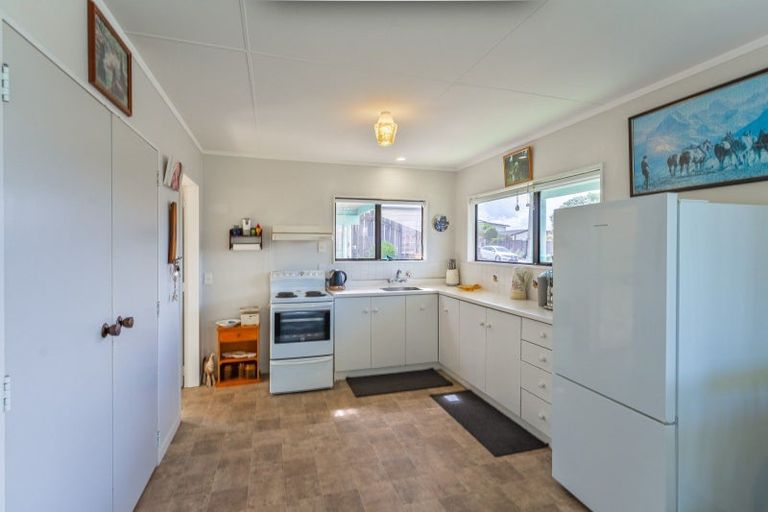 Photo of property in 17a Moana Street, Otaki Beach, Otaki, 5512