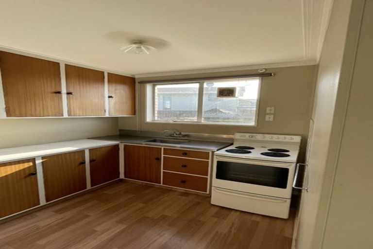 Photo of property in 2/404 Main North Road, Redwood, Christchurch, 8051