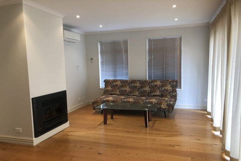 Photo of property in 118 Bleakhouse Road, Mellons Bay, Auckland, 2014