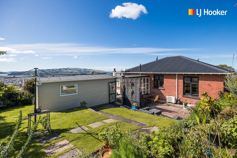 Photo of property in 62 Middleton Road, Kew, Dunedin, 9012