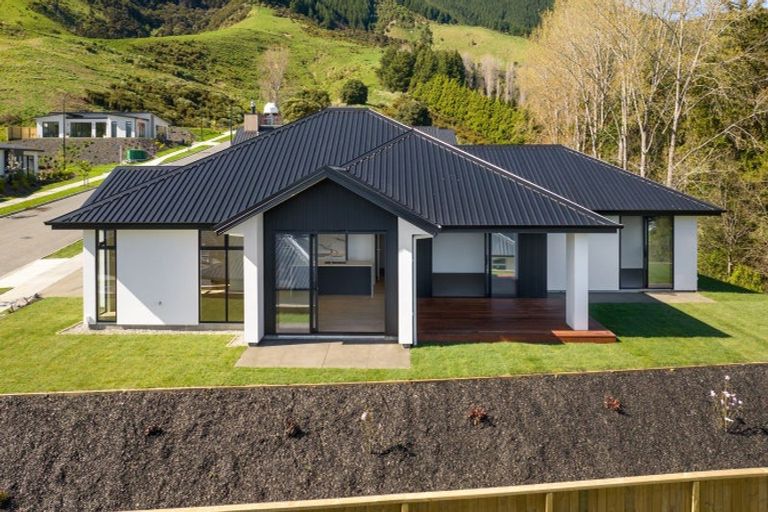 Photo of property in 86 Sunningdale Drive, Stoke, Nelson, 7011