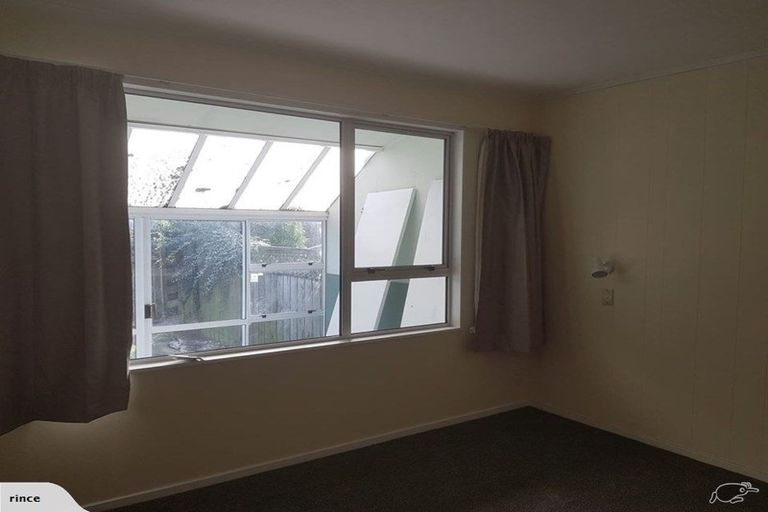 Photo of property in 11a Colchester Crescent, Newlands, Wellington, 6037