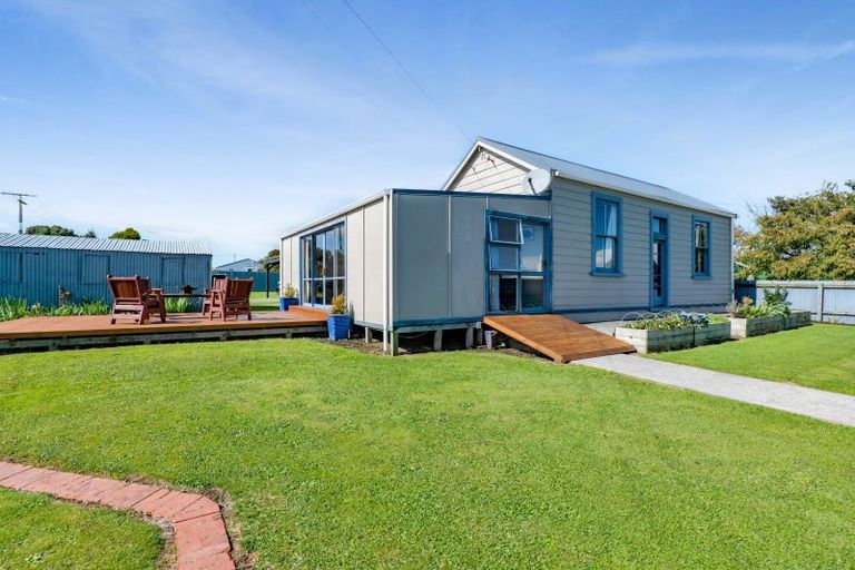 Photo of property in 10 Tauranga-a-ika Street, Manaia, 4612