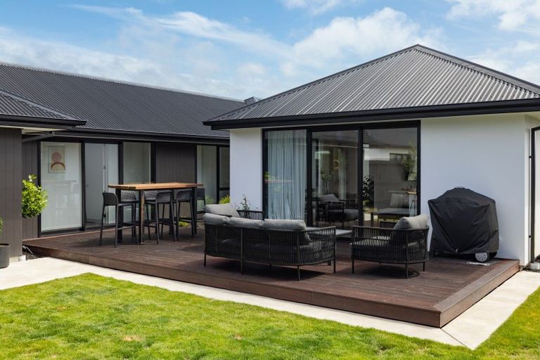 Photo of property in 11 Letitia Street, Burwood, Christchurch, 8083