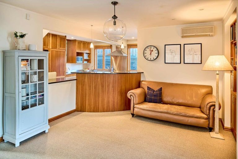 Photo of property in 10 Tui Road, Days Bay, Lower Hutt, 5013