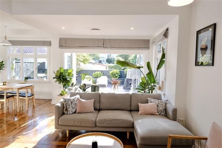 Photo of property in 166 Tasman Street, Mount Cook, Wellington, 6021