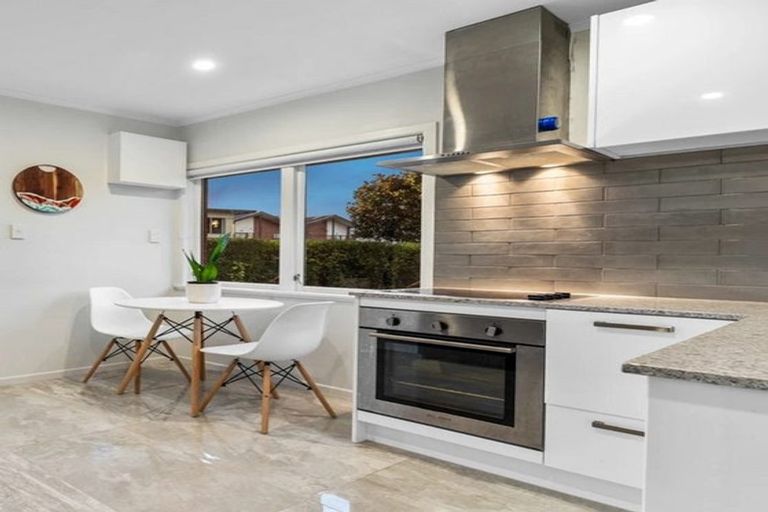 Photo of property in 3/1 Brook Street, Milford, Auckland, 0620