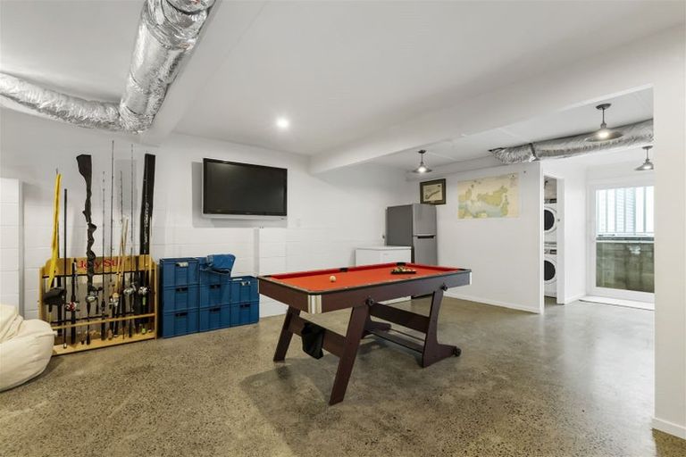 Photo of property in 136 Mellons Bay Road, Mellons Bay, Auckland, 2014