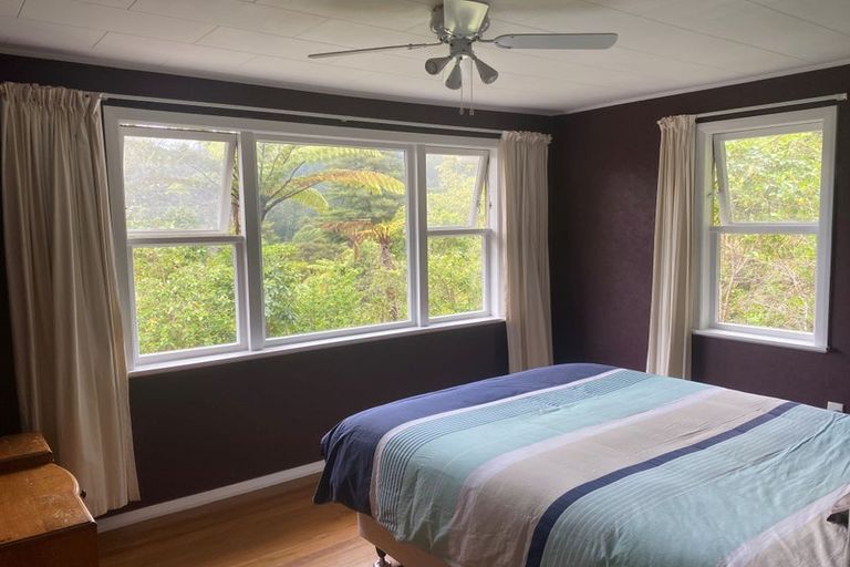 Photo of property in 106a Wyndham Road, Pinehaven, Upper Hutt, 5019