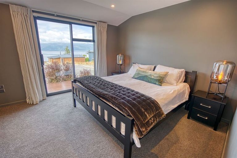 Photo of property in 1 Koe Street, Moana, 7872