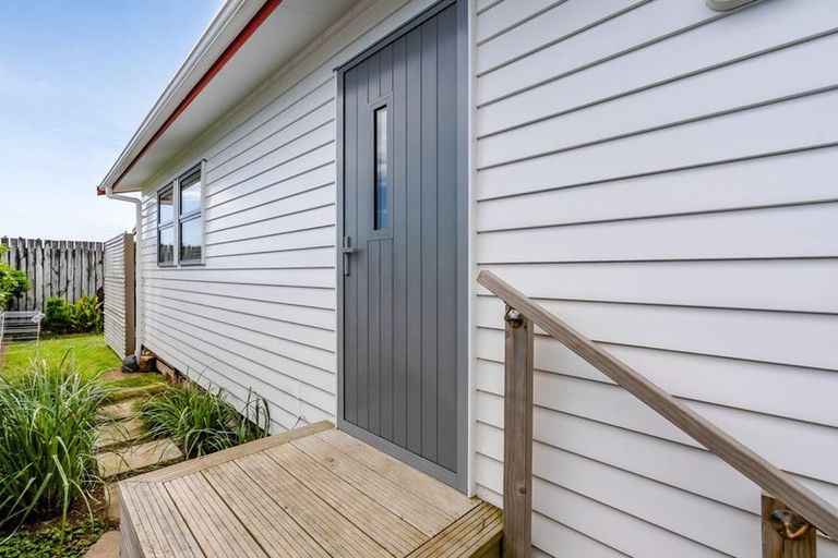 Photo of property in 11 Tasman Street, Opunake, 4616