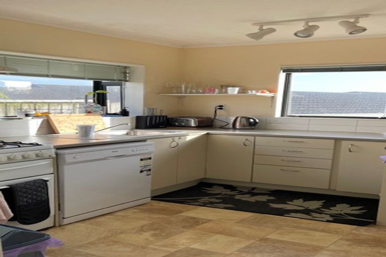 Photo of property in 8a Kentwood Drive, Woodridge, Wellington, 6037