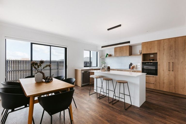 Photo of property in 2 Atutahi Lane, Papamoa Beach, 3118