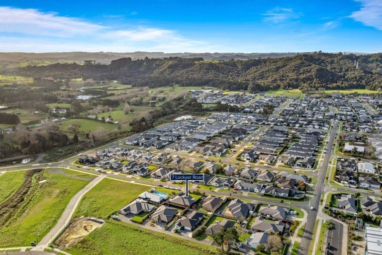 Photo of property in 7 Lockyer Road, Kumeu, 0810
