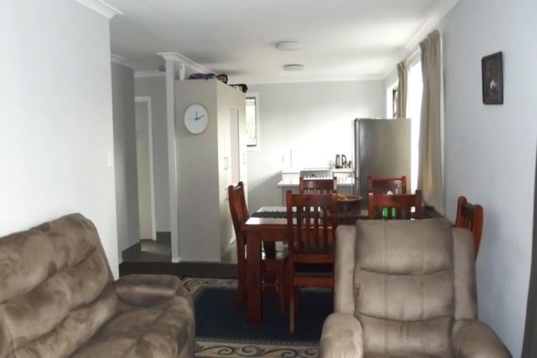 Photo of property in 71 Chichester Drive, Rosehill, Papakura, 2113