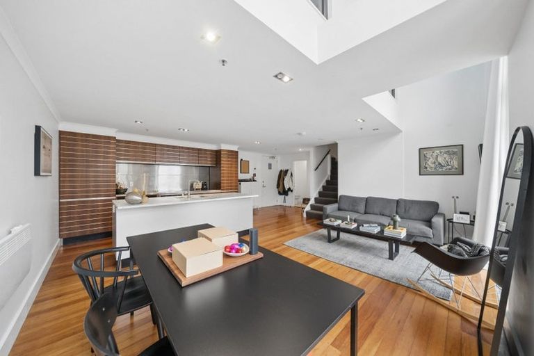 Photo of property in Augusta Apartments, 20/254 Willis Street, Te Aro, Wellington, 6011