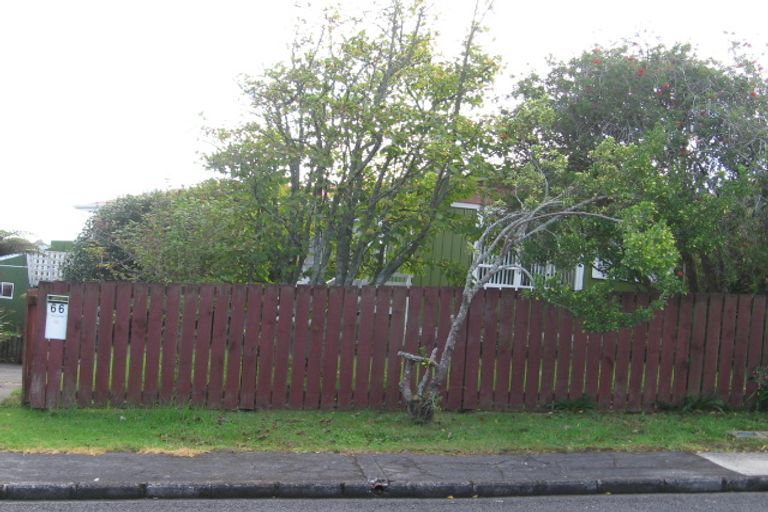 Photo of property in 66 Kingdale Road, Henderson, Auckland, 0610