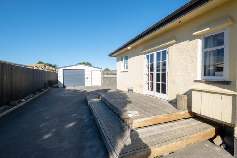 Photo of property in 2 Collins Street, Hawera, 4610