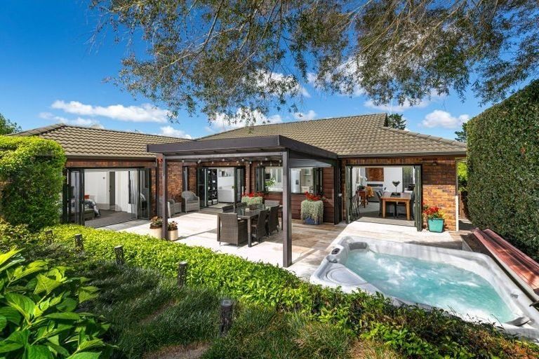 Photo of property in 3 Admirals Court Drive, Greenhithe, Auckland, 0632