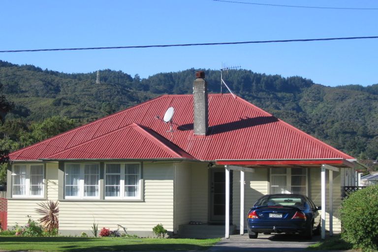Photo of property in 133 George Street, Stokes Valley, Lower Hutt, 5019