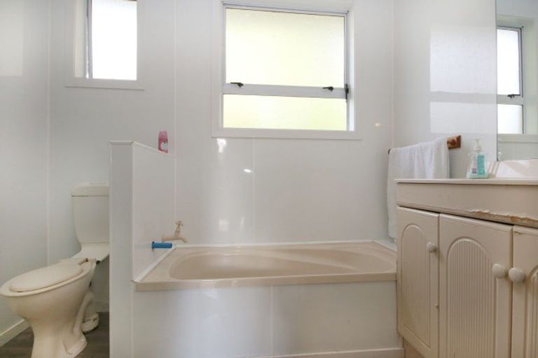 Photo of property in 68 Paterson Street, Grasmere, Invercargill, 9810