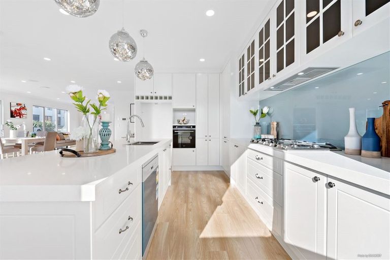 Photo of property in 23 Cooladawson Drive, Flat Bush, Auckland, 2019