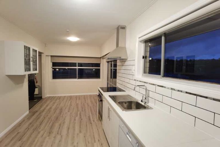 Photo of property in 43 Mayfair Crescent, Mairangi Bay, Auckland, 0630