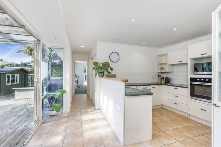 Photo of property in 93 Ladies Mile, Manly, Whangaparaoa, 0930