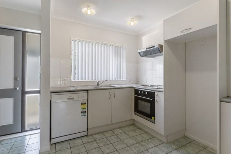 Photo of property in 98a Naylors Drive, Mangere, Auckland, 2022