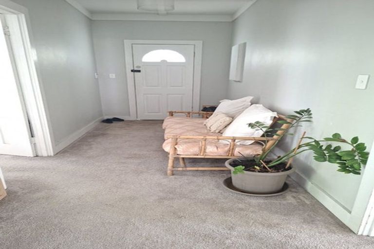 Photo of property in 1/12 Halsey Road, Manurewa, Auckland, 2102