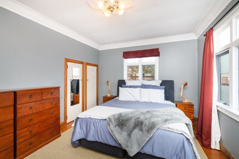 Photo of property in 33 Knowles Street, Terrace End, Palmerston North, 4410