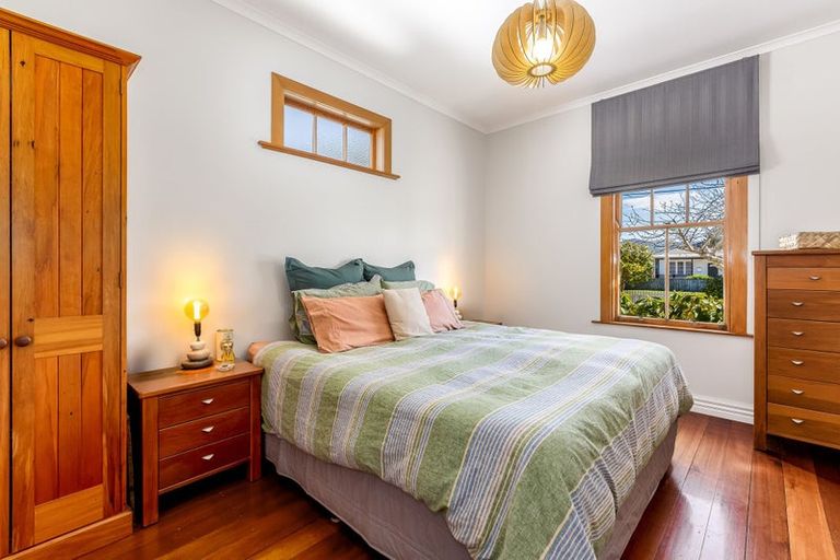 Photo of property in 24 Elizabeth Street, Moera, Lower Hutt, 5010