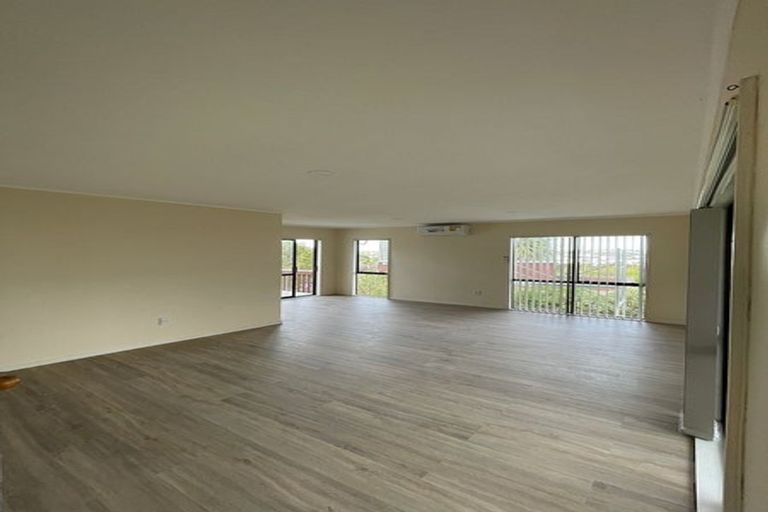 Photo of property in 21 Rhinevale Close, Henderson, Auckland, 0612