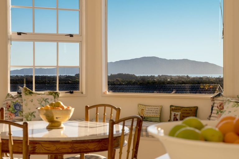 Photo of property in 105 Winara Avenue, Waikanae, 5036