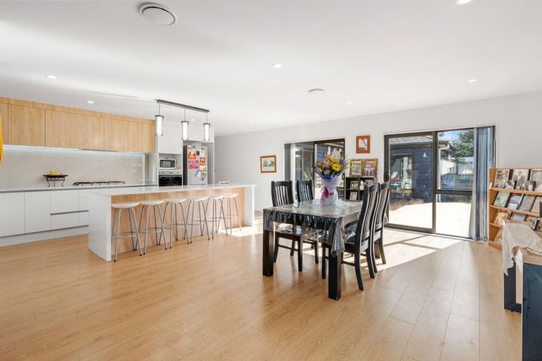 Photo of property in 13 Hard Beech Street, Takanini, 2110