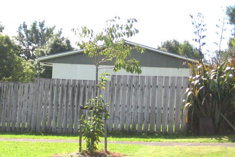Photo of property in 19 Posa Avenue, Henderson, Auckland, 0612