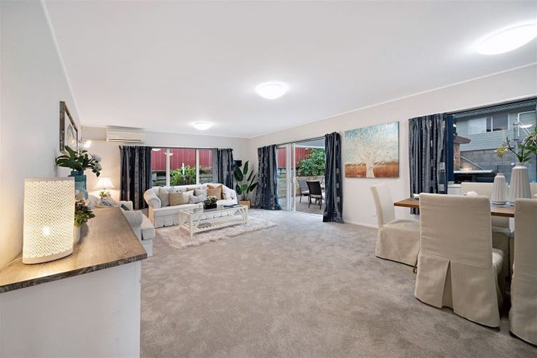 Photo of property in 7 Coupland Court, Glendene, Auckland, 0602