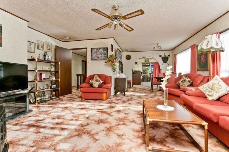 Photo of property in 137 Oaktree Avenue, Browns Bay, Auckland, 0630