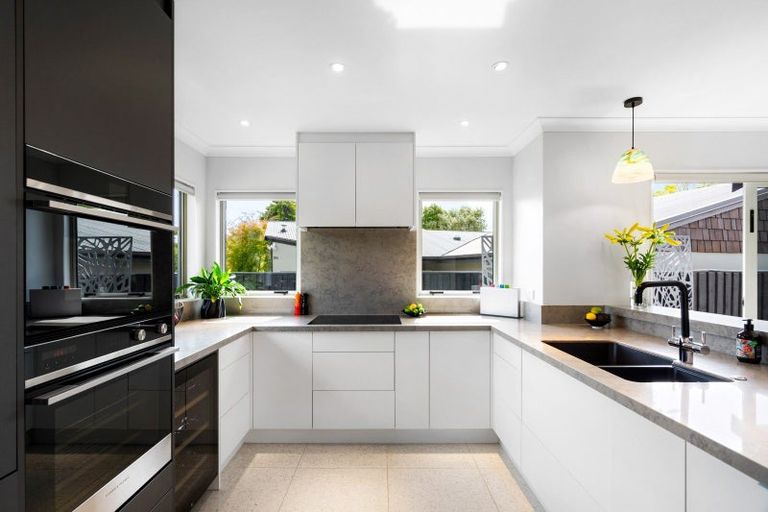 Photo of property in 30 Iona Road, Havelock North, 4130