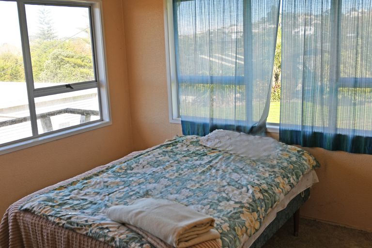 Photo of property in 44 Hauraki Road, Leigh, Warkworth, 0985