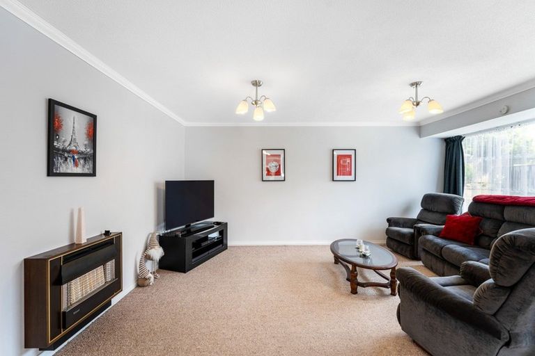 Photo of property in 1/24 Comeskey Grove, Elderslea, Upper Hutt, 5018