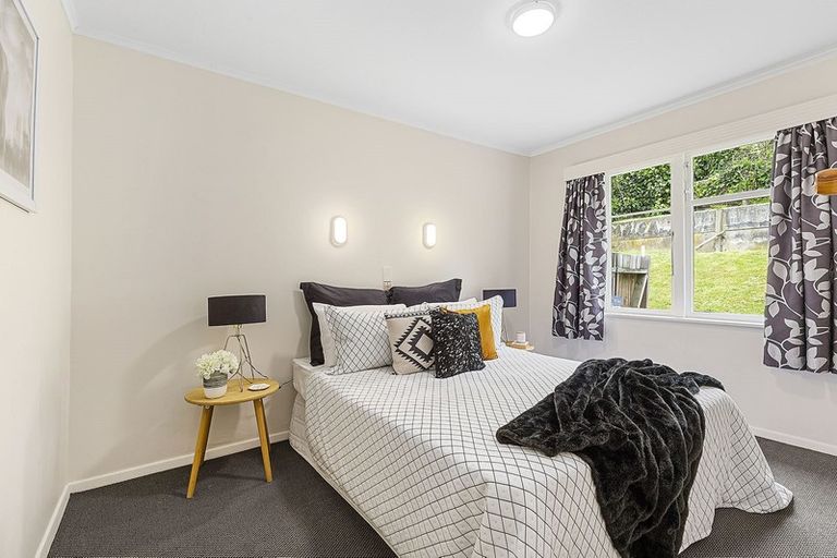 Photo of property in 11 Cecil Road, Tawa, Wellington, 5028